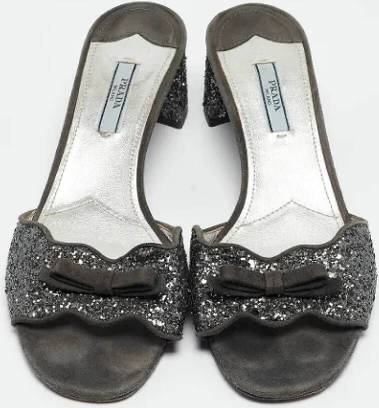 Prada Vintage Pre-owned Suede sandals Gray Dames