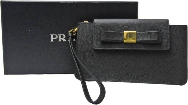 Prada Vintage Tweedehands Boogdetail Leren Clutch