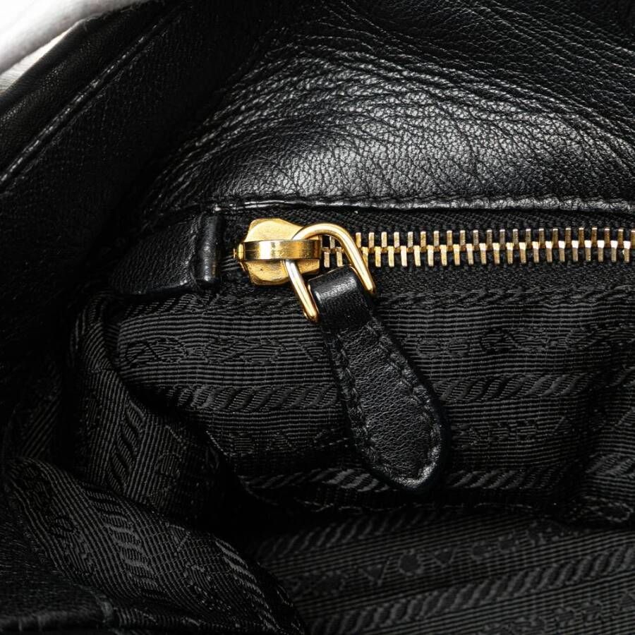 Prada Vintage Tweedehands Boogdetail Leren Tote