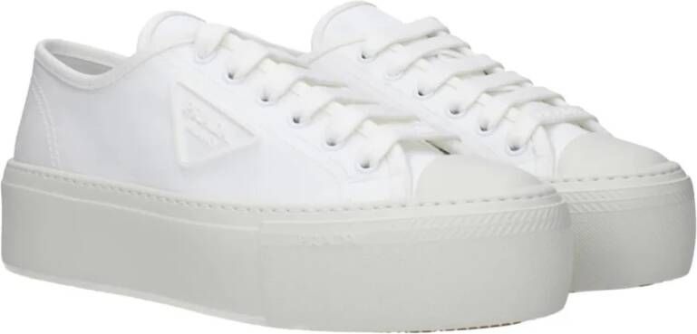 Prada Witte katoenen sneakers met leren binnenzool