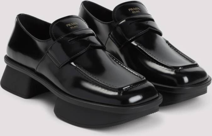 Prada Zwarte Loafer Schoenen Elegante Stijl