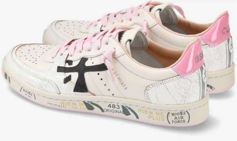 Premiata Gedurfde Leren en Suède Sneakers Beige Dames