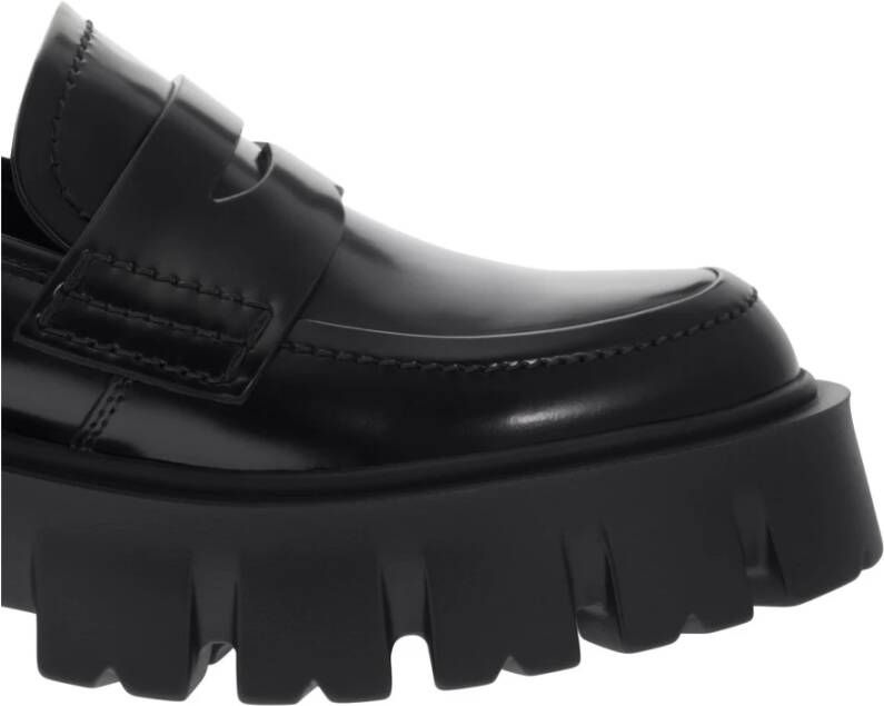 Premiata Zwarte leren loafers met gekartelde rubberen zool Black Dames