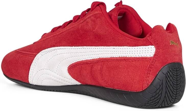 Puma Rode Suède Sneakers met Gouden Details
