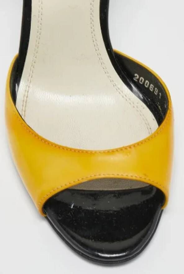 Ralph Lauren Pre-owned Leather sandals Yellow Dames