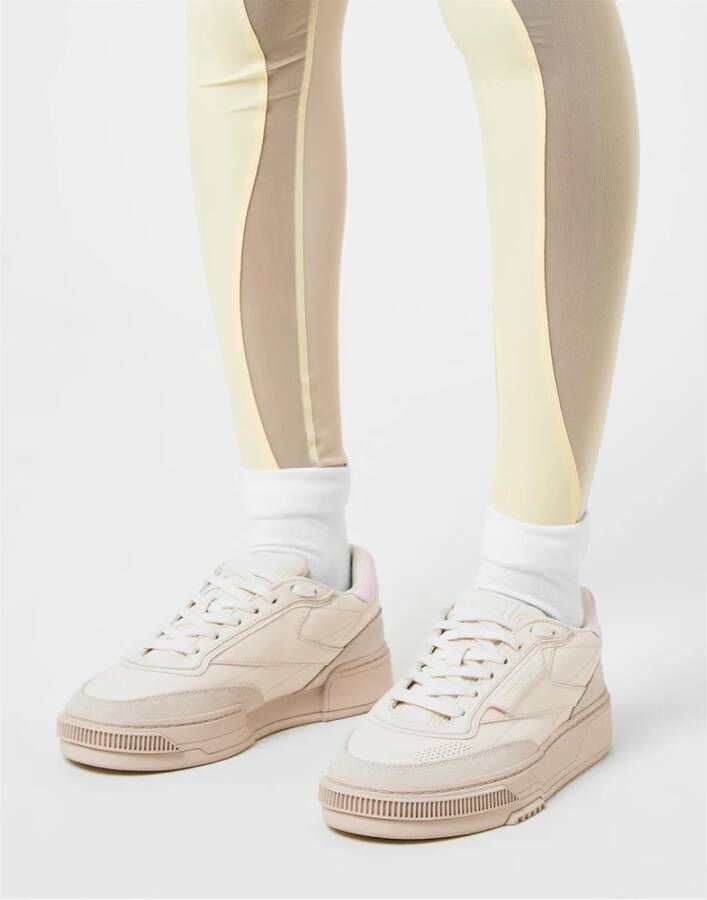 Reebok Club C LTD Lichtroze Sneakers White Dames