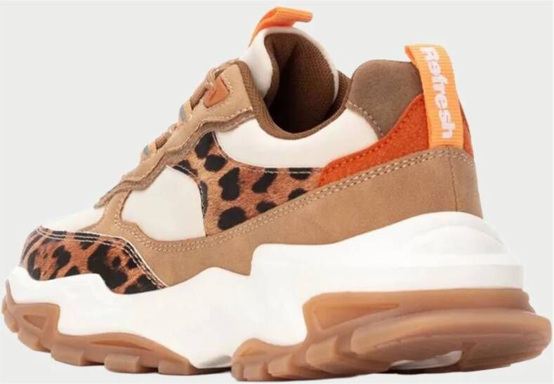 Refresh Kameel Sneakers voor een Frisse Look