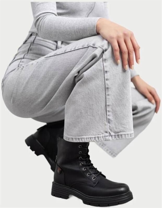 Refresh Zwarte Veterschoenen Enkellaarsjes