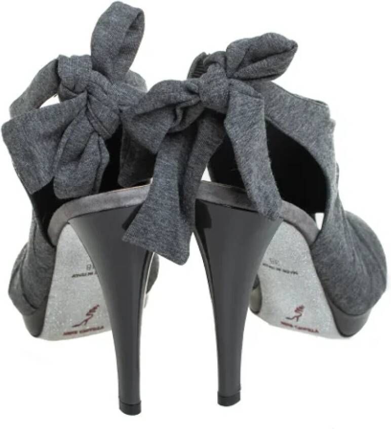 René Caovilla Pre-owned Fabric sandals Gray Dames