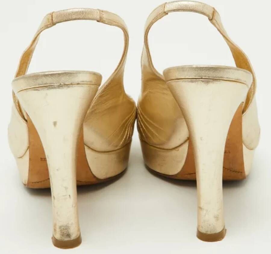 René Caovilla Pre-owned Leather sandals Yellow Dames