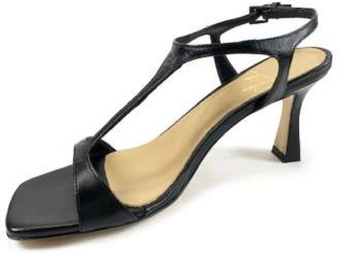 Roberto Festa Platte Zwarte Leren Sandalen Verhoog Je Zomerse Stijl Zwart Dames