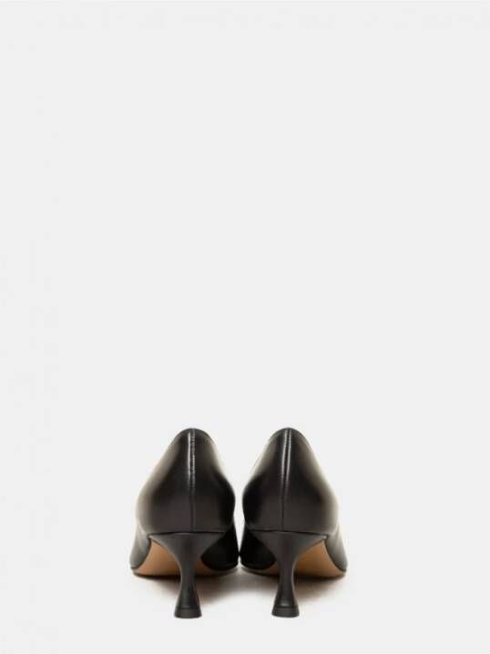 Roberto Festa Leren Pumps met Gesloten Teen