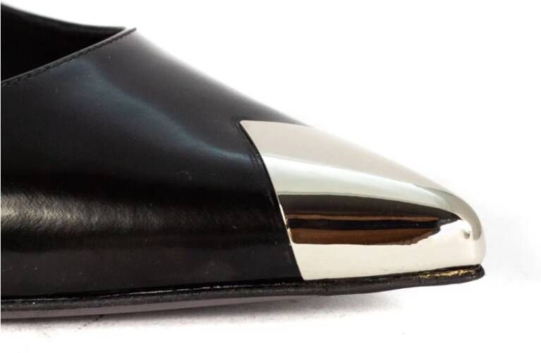 Roberto Festa Zwarte leren pumps met metalen neuskap