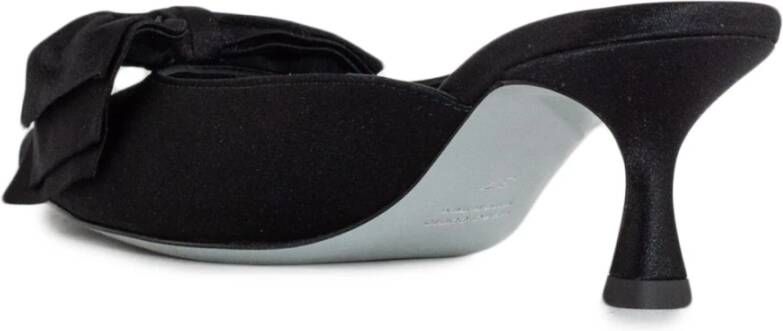 Roberto Festa Zwarte Satijnen Strik Sandalen