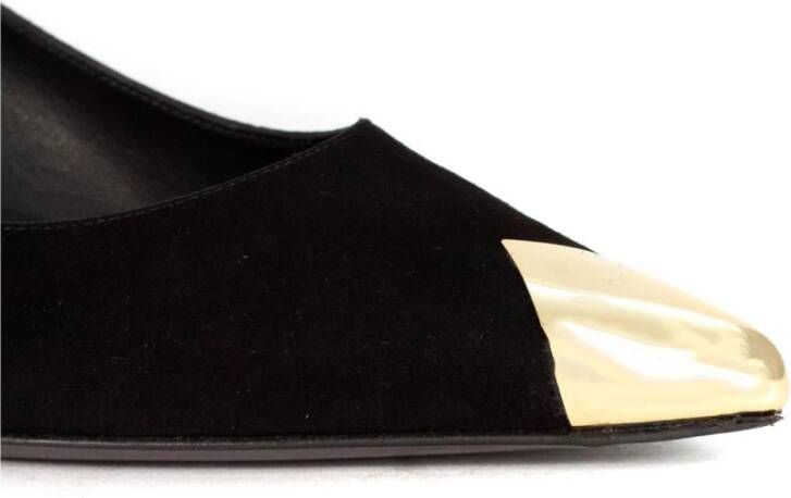 Roberto Festa Zwarte suède pumps met gouden neuskap