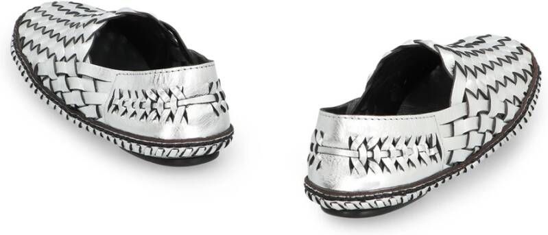 Saint Laurent Leren loafers met Intrecciato detail