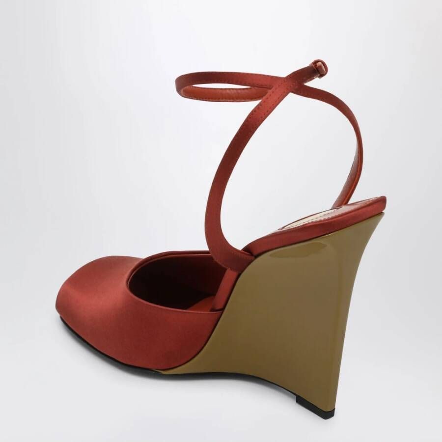 Saint Laurent Stijlvolle Wig Sandalen voor Vrouwen