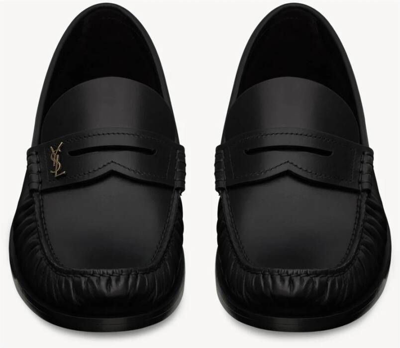 Saint Laurent Zwarte Cassandre Loafers Handgestikt Leer