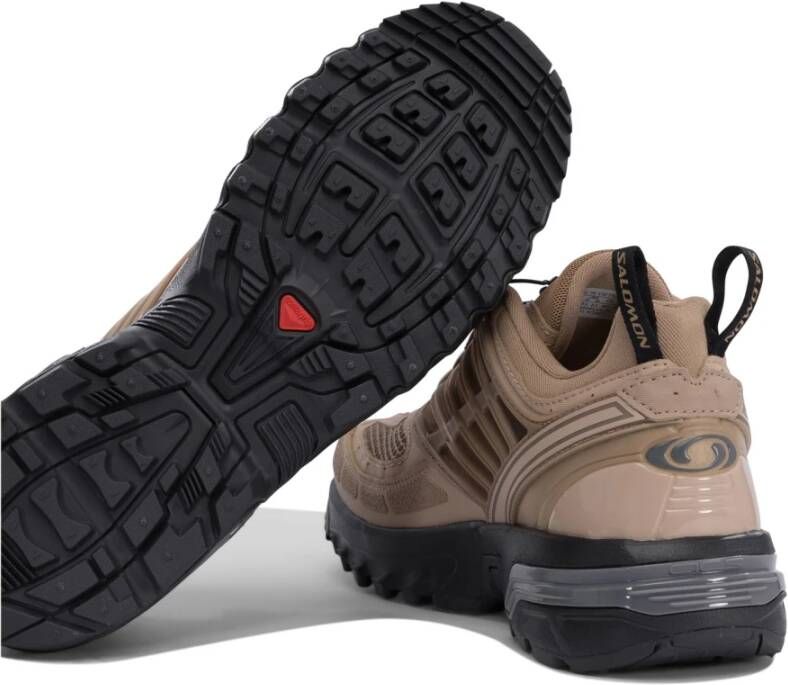 Salomon Beige Sneakers voor Buitensportavonturen