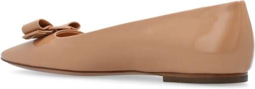 Salvatore Ferragamo Vara patent balletflats Beige Dames