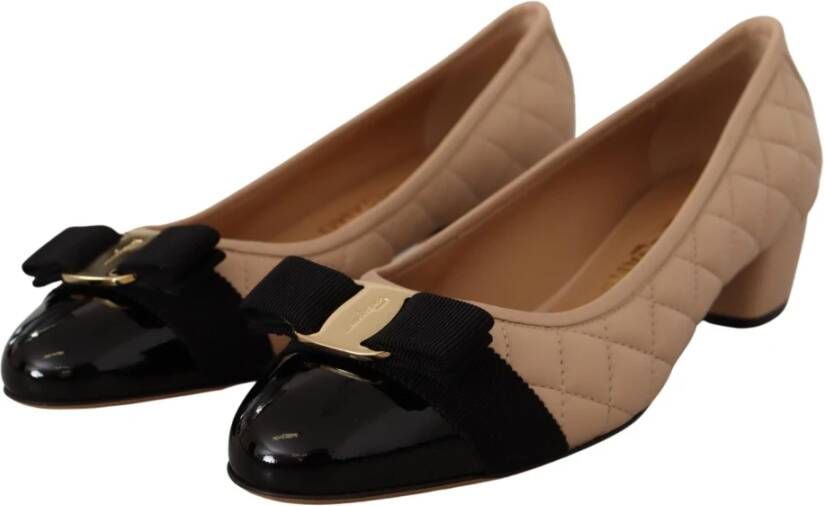 Salvatore Ferragamo Beige en Zwart Nappa Leren Pumps Beige Dames
