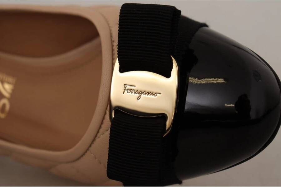 Salvatore Ferragamo Beige en Zwart Nappa Leren Pumps Beige Dames