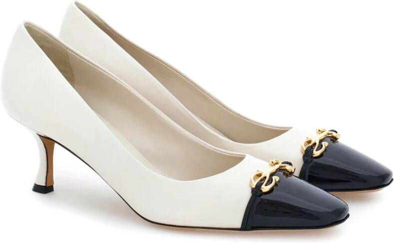 Salvatore Ferragamo Bicolored middelhoge leren pumps White Dames