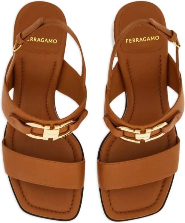Salvatore Ferragamo Bruine leren sandalen met gouden detail Brown Dames