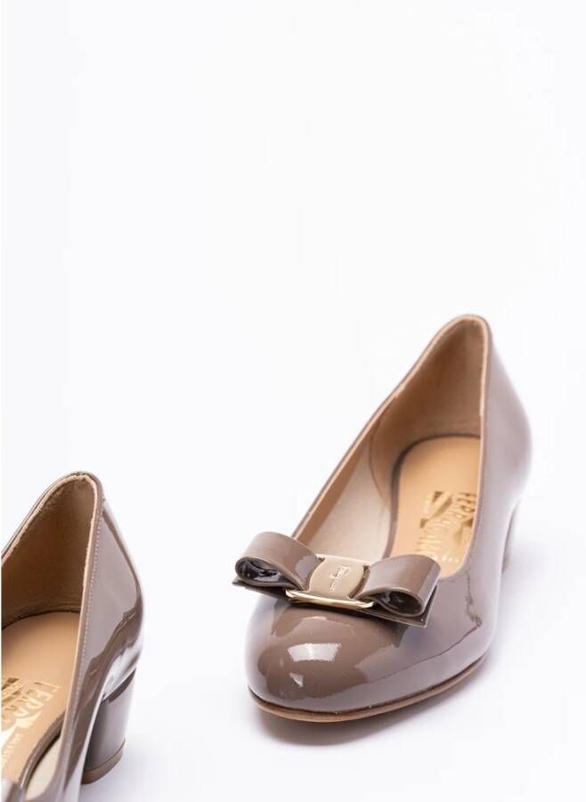 Salvatore Ferragamo Caraway Seed Vara Pumps Pink Dames