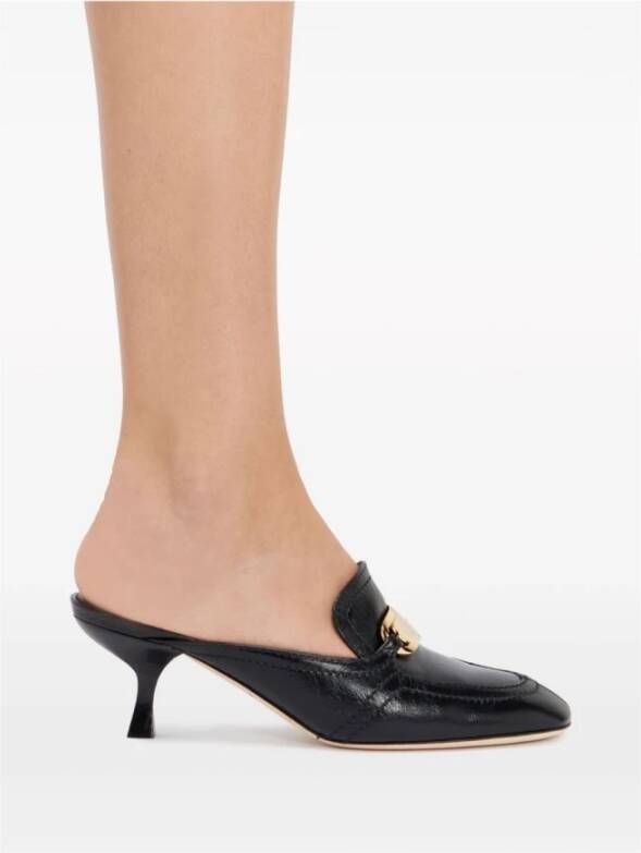 Salvatore Ferragamo Geëmbosseerde Krokodil Middelhak Schoenen Black Dames