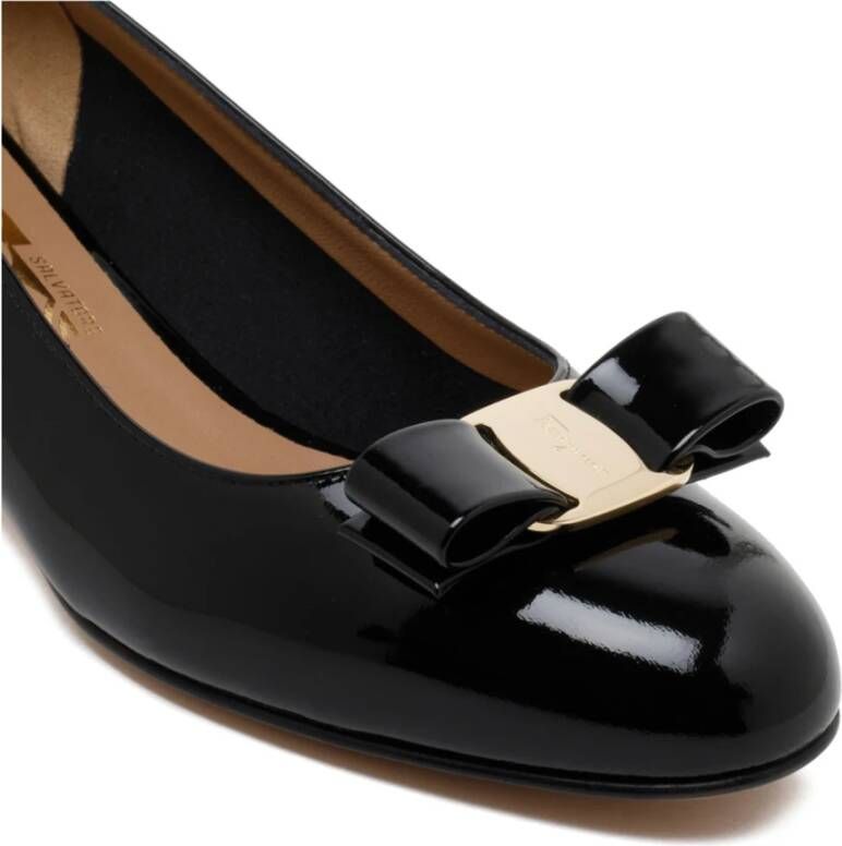 Salvatore Ferragamo Klassiek Zwart Vara Hak Pumps Black Dames