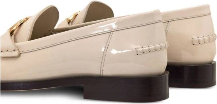 Salvatore Ferragamo Maryan Leren Loafers met Goudkleurige Hardware Beige Dames
