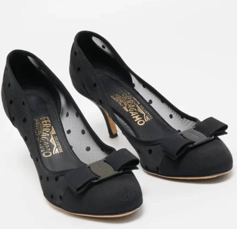 Salvatore Ferragamo Pre-owned Canvas heels Black Dames