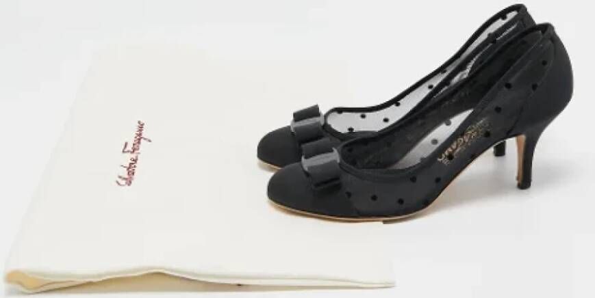 Salvatore Ferragamo Pre-owned Canvas heels Black Dames