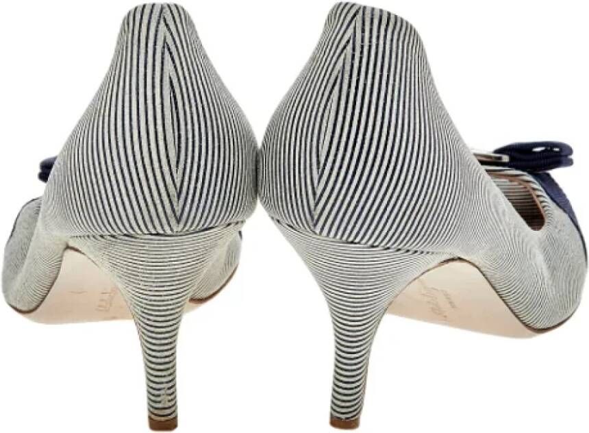 Salvatore Ferragamo Pre-owned Canvas heels Blue Dames