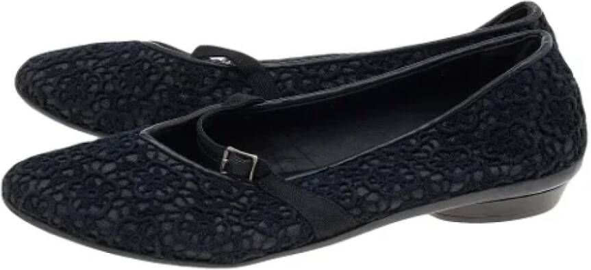 Salvatore Ferragamo Pre-owned Fabric flats Black Dames