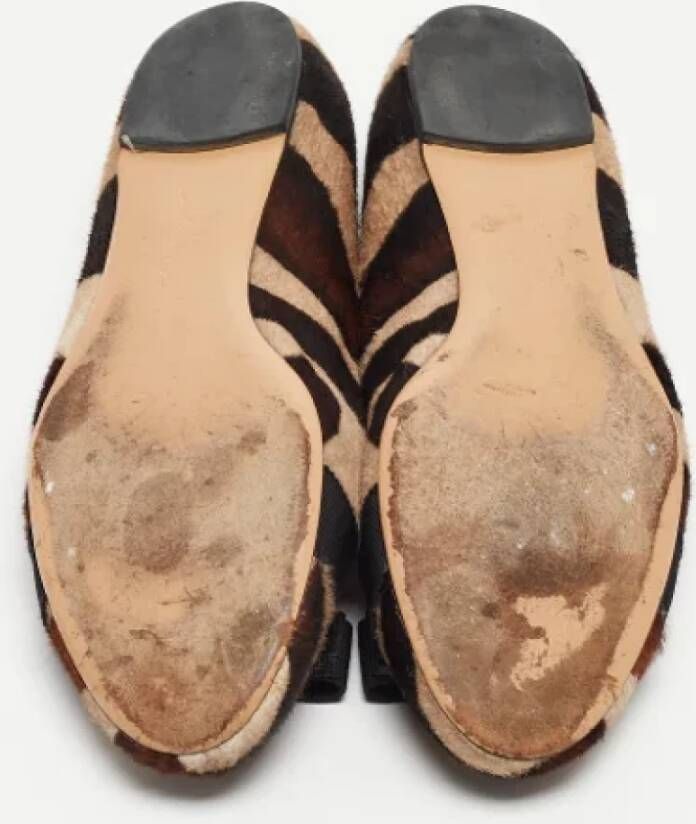 Salvatore Ferragamo Pre-owned Fabric flats Brown Dames