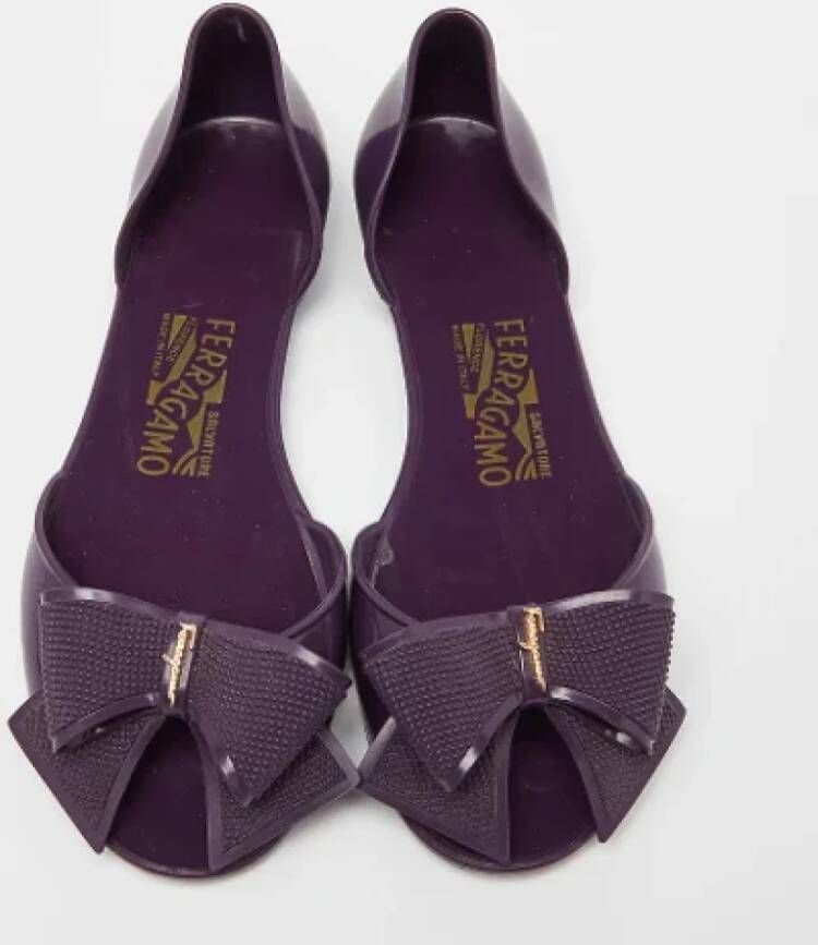 Salvatore Ferragamo Pre-owned Fabric flats Purple Dames