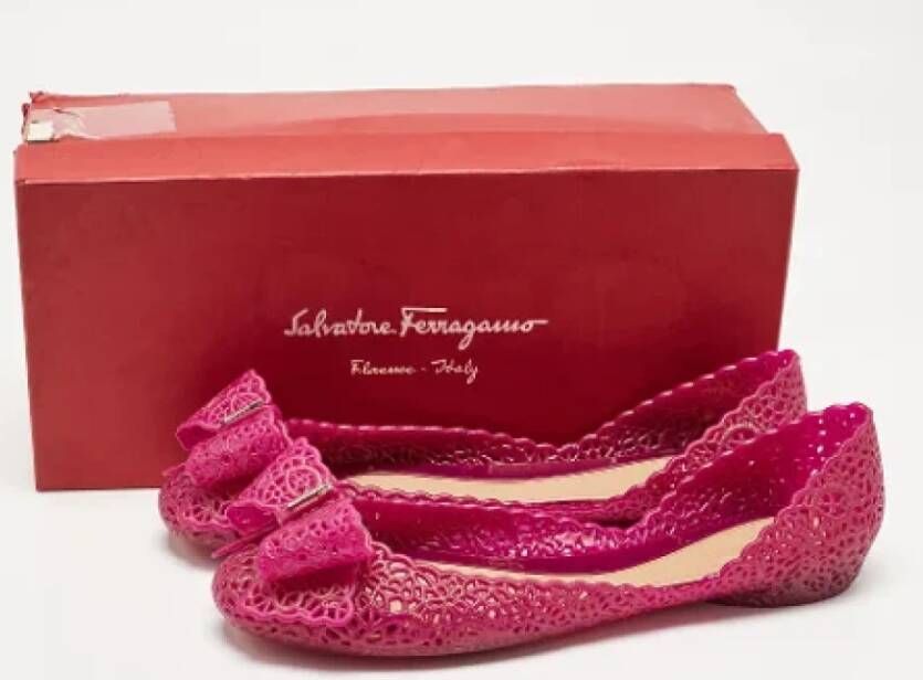 Salvatore Ferragamo Pre-owned Fabric flats Purple Dames