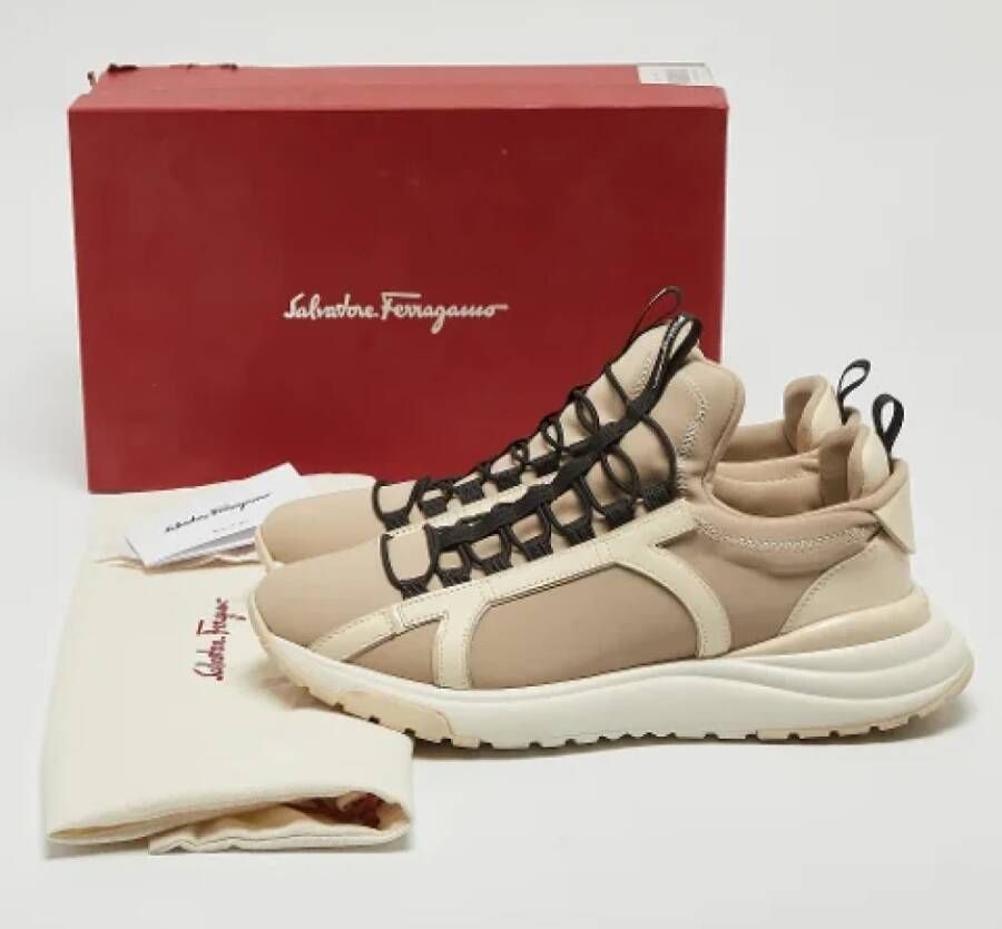 Salvatore Ferragamo Pre-owned Fabric sneakers Beige Heren