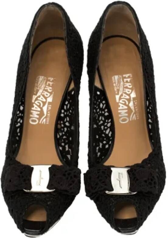 Salvatore Ferragamo Pre-owned Lace heels Black Dames