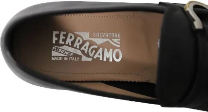 Salvatore Ferragamo Pre-owned Leather flats Black Heren