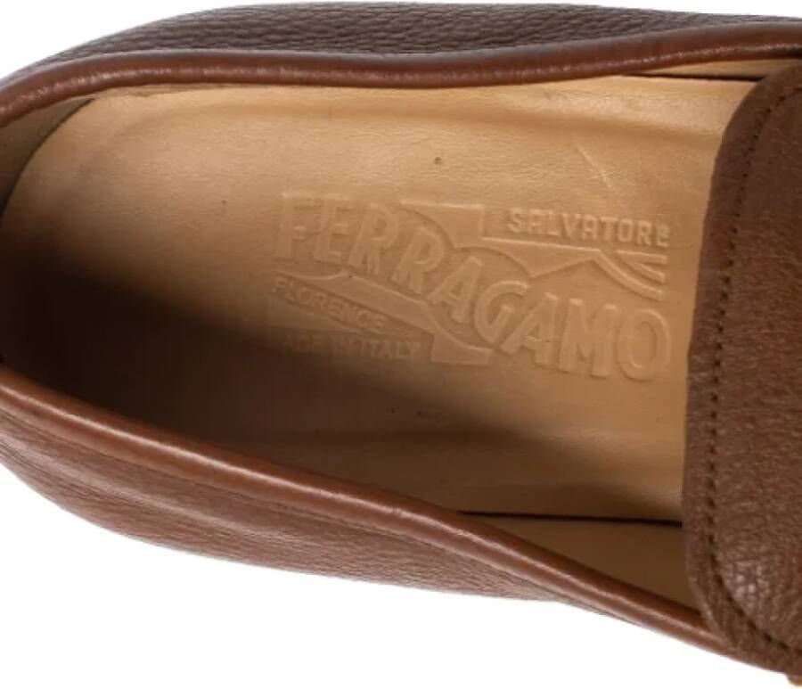 Salvatore Ferragamo Pre-owned Leather flats Brown Dames