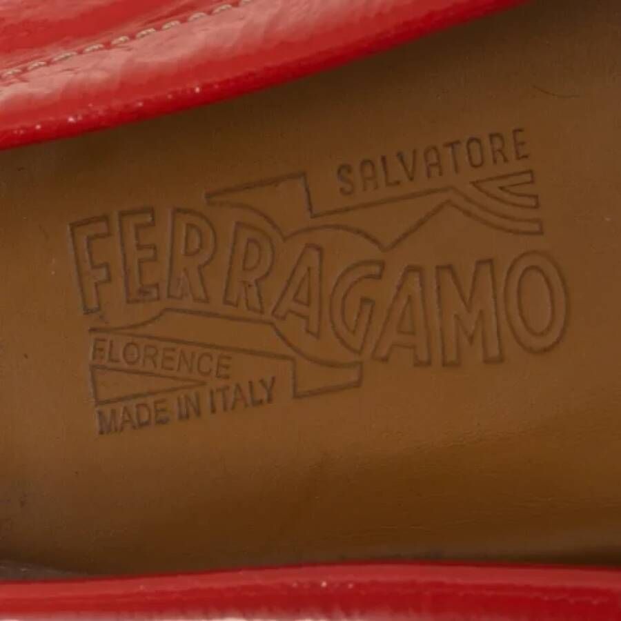 Salvatore Ferragamo Pre-owned Leather flats Orange Dames