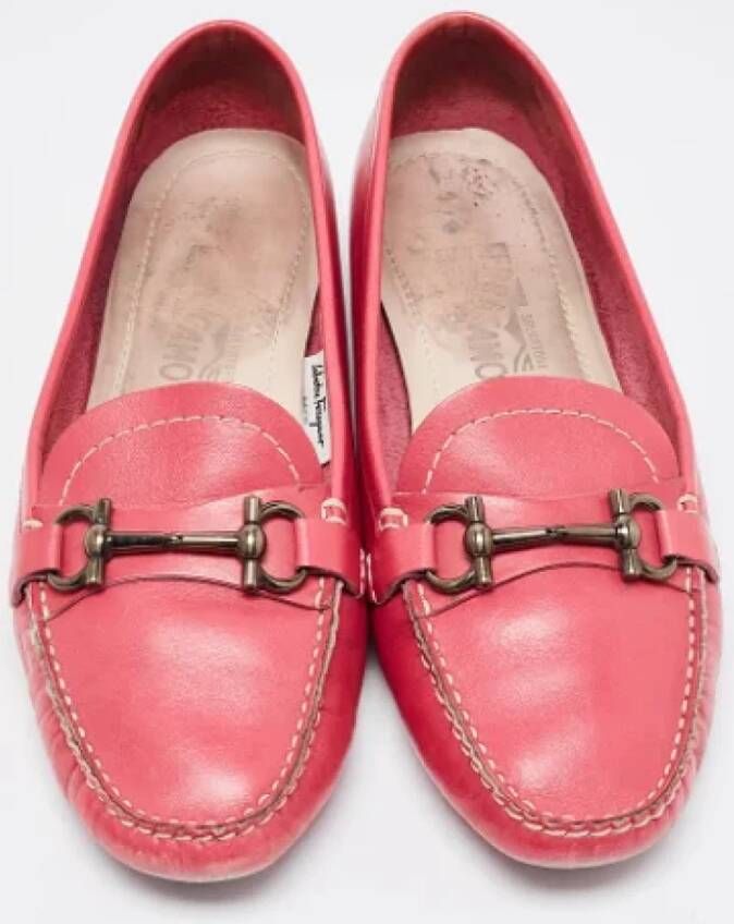 Salvatore Ferragamo Pre-owned Leather flats Pink Dames