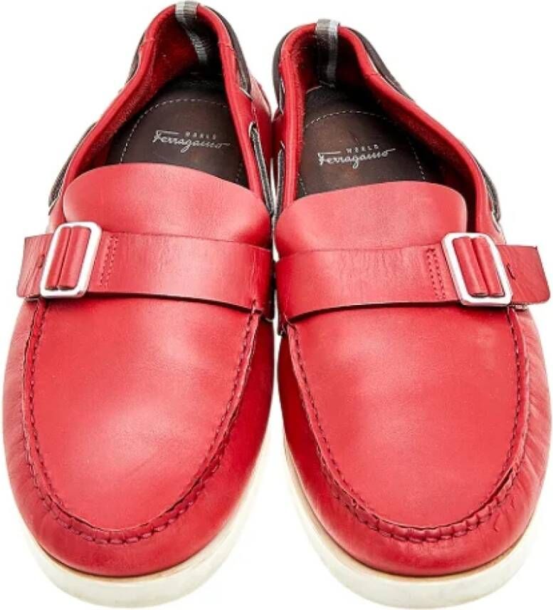 Salvatore Ferragamo Pre-owned Leather flats Red Heren