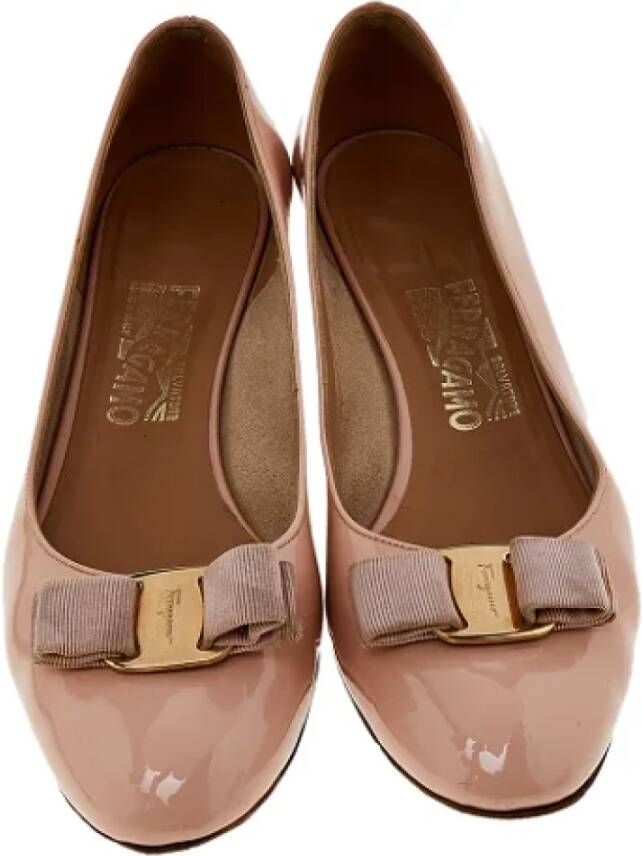 Salvatore Ferragamo Pre-owned Leather heels Beige Dames