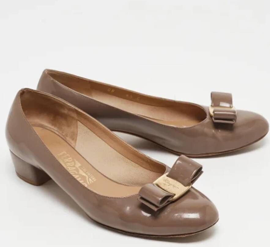 Salvatore Ferragamo Pre-owned Leather heels Brown Dames