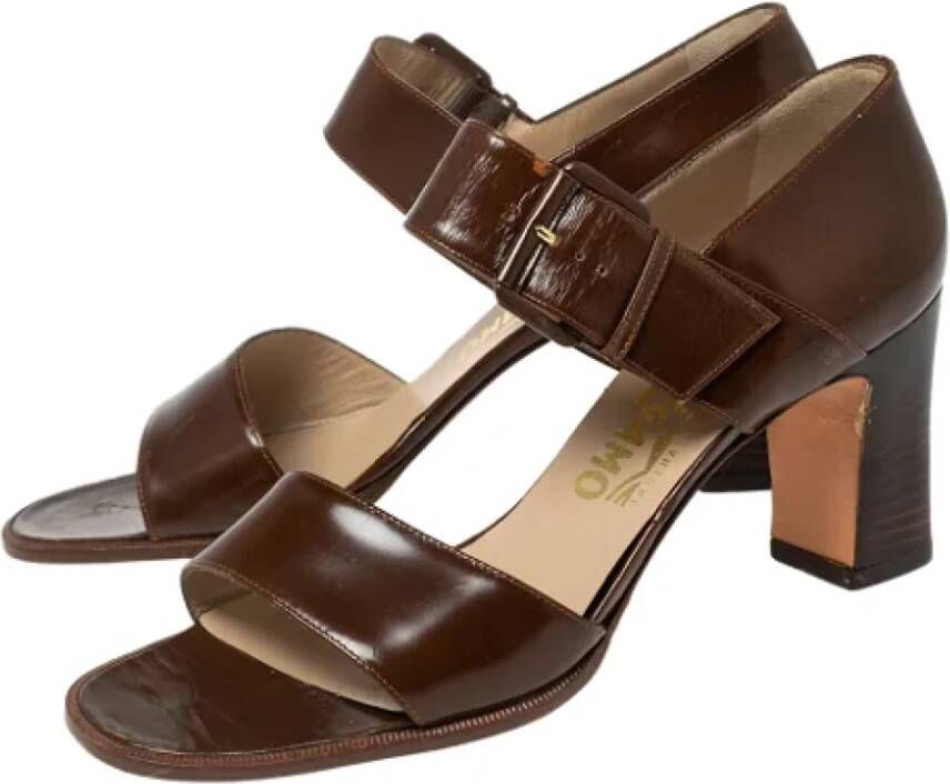 Salvatore Ferragamo Pre-owned Leather sandals Brown Dames