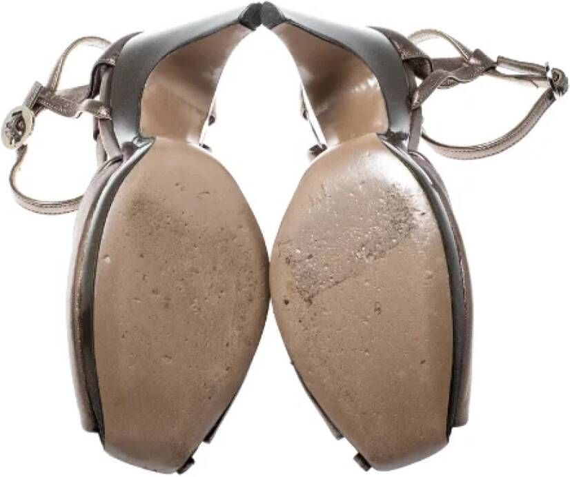 Salvatore Ferragamo Pre-owned Leather sandals Gray Dames